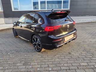 Volkswagen Golf 8 R akrapovic performance 320cv
