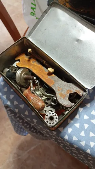 Máquina de coser antigua Naumann