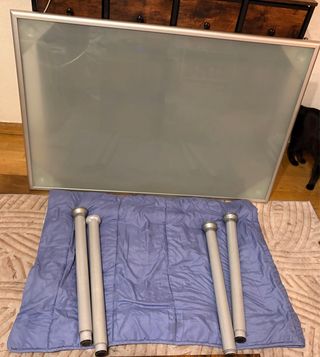 Mesa cristal patas plegables plata