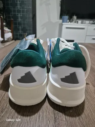 Zapatillas Adidas Blancas y Verdes