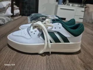 Zapatillas Adidas Blancas y Verdes