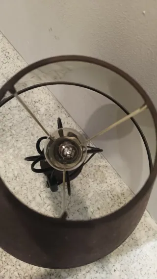 Lámpara de mesa metal y tela