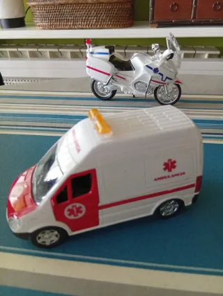 Ambulancia, Coche y Moto Policía vasca