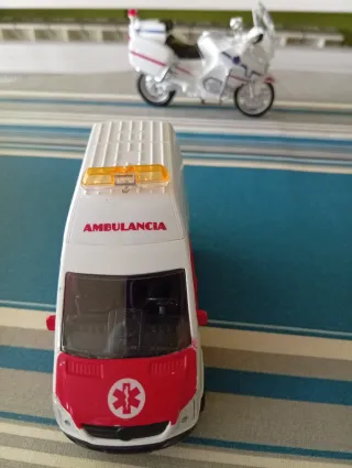 Ambulancia, Coche y Moto Policía vasca