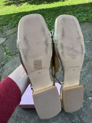 Sandalias Alma en Pena doradas T40