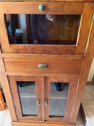 Mueble Vinoteca Madera y Cristal