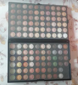 Pack Maquillaje LAROC: Paleta Sombras y Labiales