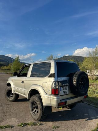 Toyota Land Cruiser 90 D4D 50 Aniversario