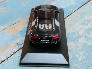 Maqueta Schuco Audi R8 Negro 1/43