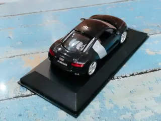 Maqueta Schuco Audi R8 Negro 1/43