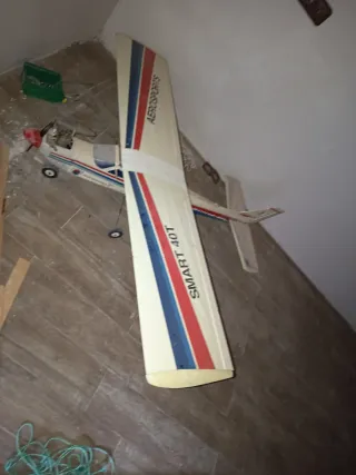 Maqueta Avión Biplano Rojo N-0311