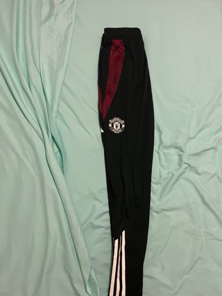 Pantalón Manchester United Adidas Negro Rojo