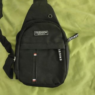 Bolso bandolera Lacoste negro