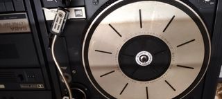 Tocadiscos SABA Vintage con Cassette y Radio