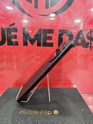 Teléfono ZTE Nubia Flip 5G Black / 256 GB.