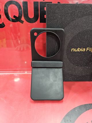 Teléfono ZTE Nubia Flip 5G Black / 256 GB.