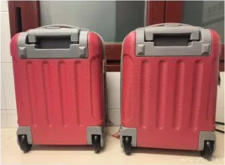 Maleta Rígida Roja con Ruedas (sin marca)