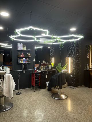 Se traspasa peluquería barbería