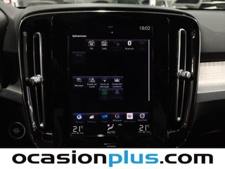 Volvo XC40 B3 G Momentum Pro Auto 120 kW (163 CV)