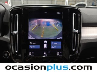 Volvo XC40 B3 G Momentum Pro Auto 120 kW (163 CV)