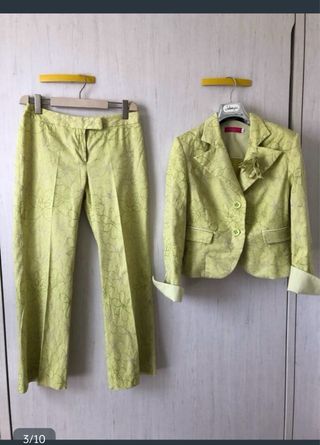 Traje verde floral T:XS veintitantos