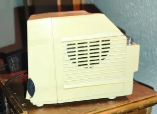 Mini TV y Radio Portátil Silvano SK-2000