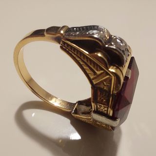 Anillo vintage Oro 18 kt de 1890 con un Granate y