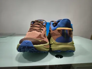 Hoka Challenger 8 T44