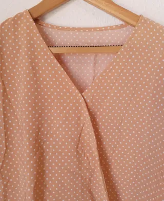 Blusa con lunares blancos nueva de Shein XS