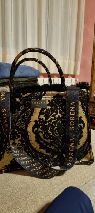 Bolso SORENA Negro y Dorado