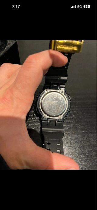 G-Shock GA-110 Negro/Dorado