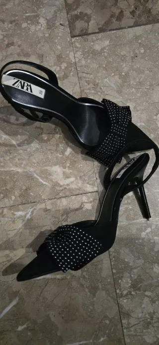 Zapatos Zara tacón lazo pedrería negro 39