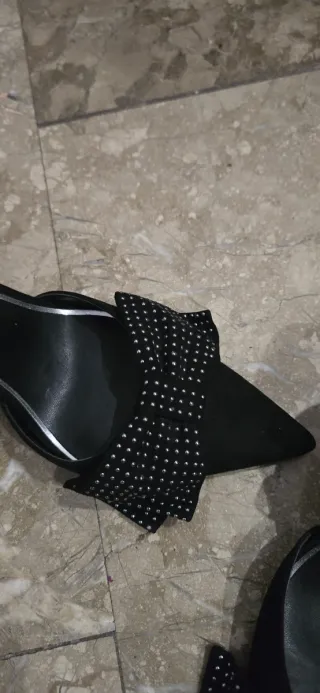 Zapatos Zara tacón lazo pedrería negro 39