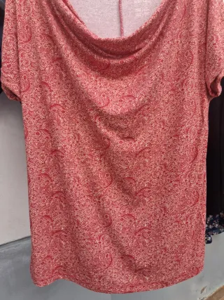Blusa T S Estampada. Medidas en descripción