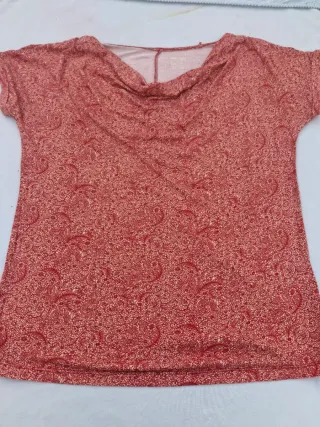 Blusa T S Estampada. Medidas en descripción