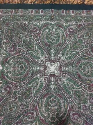 Pañuelo estampado verde y morado