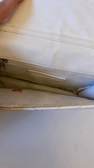 Bolso blanco Bershka acolchado con cadena