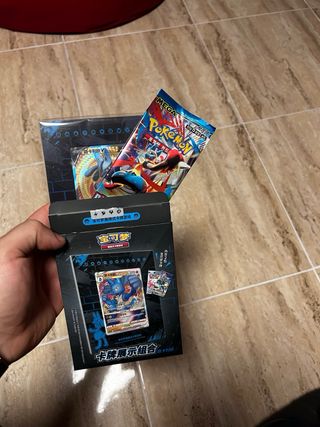 Pokemon TCG Caja Lucario VSTAR