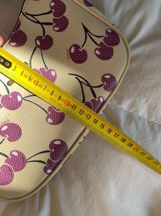Bolso de hombro con estampado de cerezas