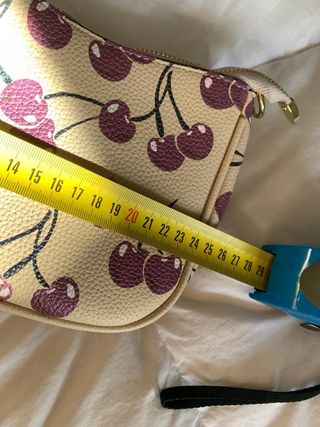 Bolso de hombro con estampado de cerezas