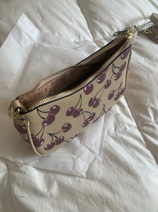 Bolso de hombro con estampado de cerezas