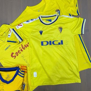 Lote 5 Camisetas CF Cádiz Firmadas