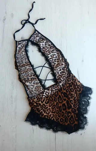 Body lencería animal print con encaje