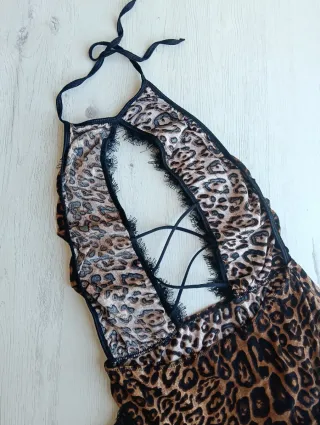 Body lencería animal print con encaje