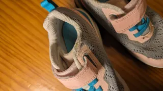 Zapatillas niña talla 27, buen estado