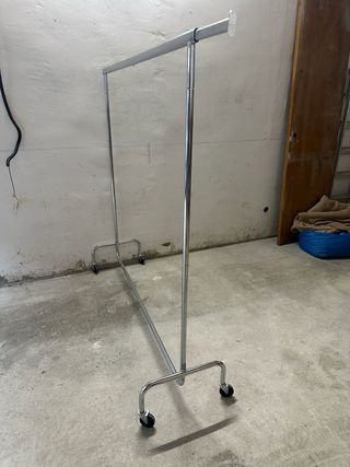Conjunto de percheros y burros para momtar tienda