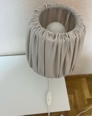 Lamparita de mesa IKEA vidrio y tela