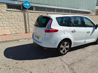 Renault Grand Scenic 2010