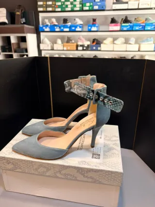 Zapatos de tacón Nicole Mazzocato azul. De 36 a 40