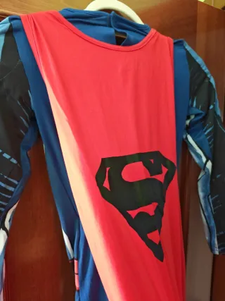 Disfraz Superman  con mullido para los músculos